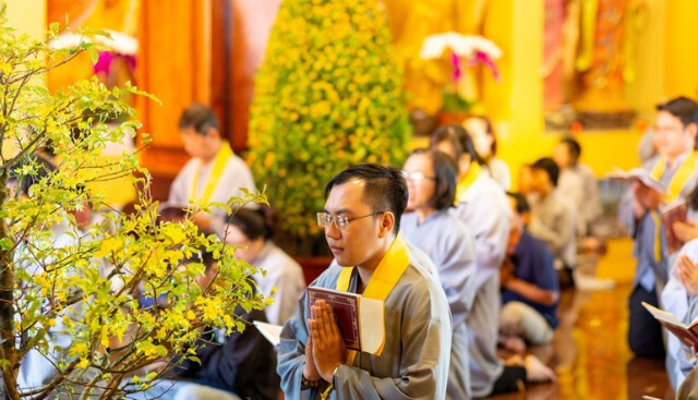 đọc kinh Phật cầu nguyện hằng ngày